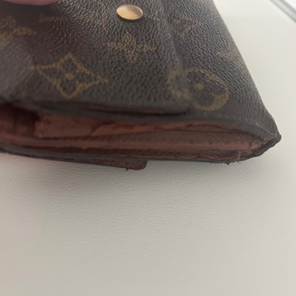 Louis Vuitton Monogram Trifold Wallet - Picture 8 of 10